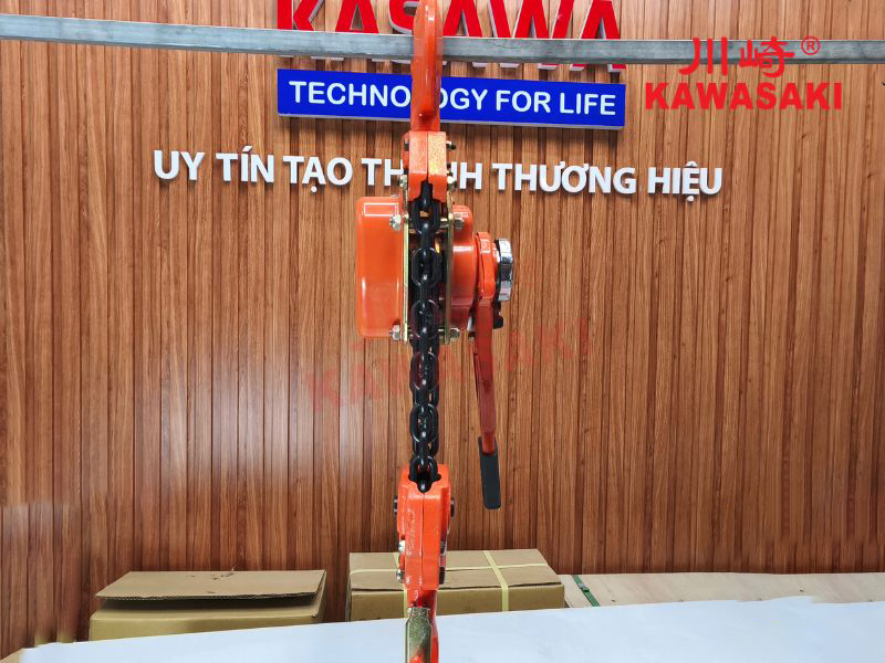 Pa lăng xích lắc tay thường được ứng dụng để kéo ngang