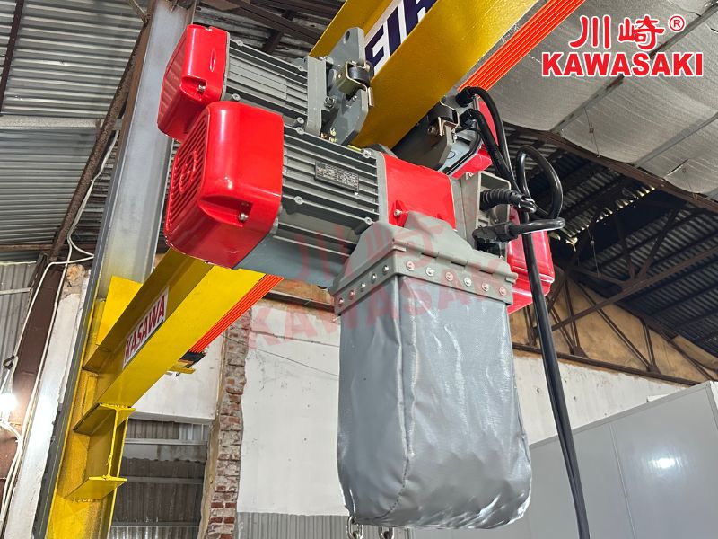 Pa lăng thường được lắp đặt trong nhà xưởng