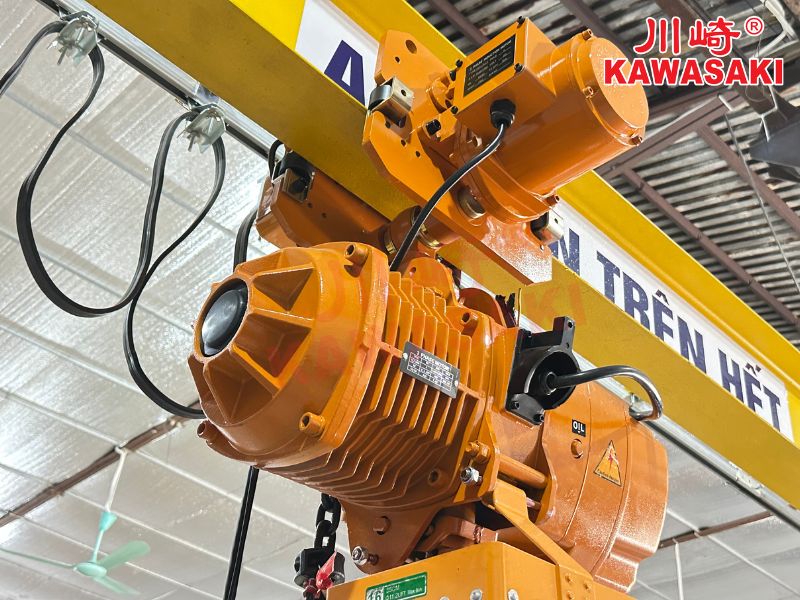 Động cơ nâng và động cơ con chạy