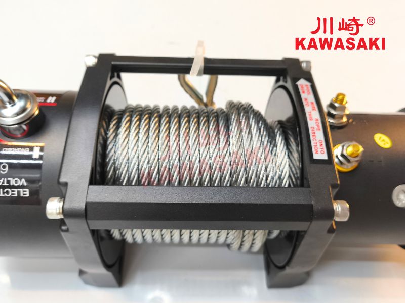 Chân đế chắc chắn với dây cáp dài 20m