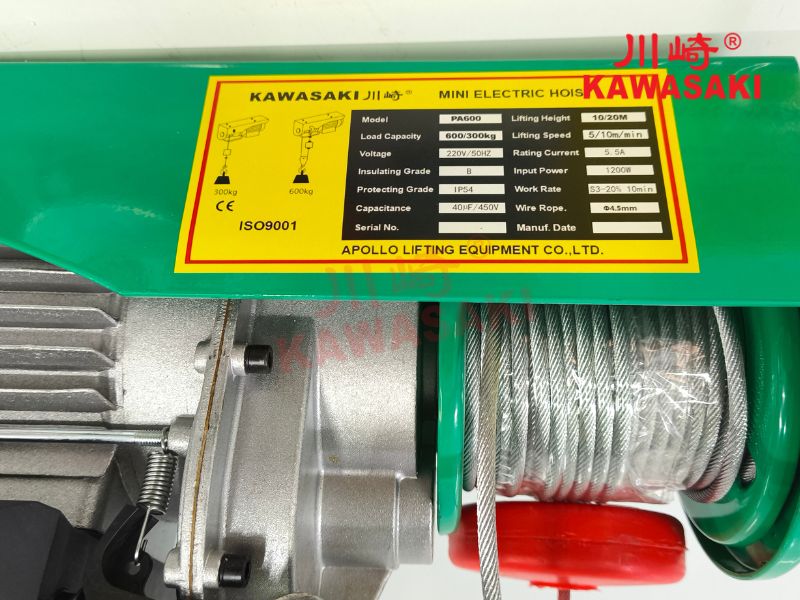 Nâng đúng tải trọng định mức được ghi máy