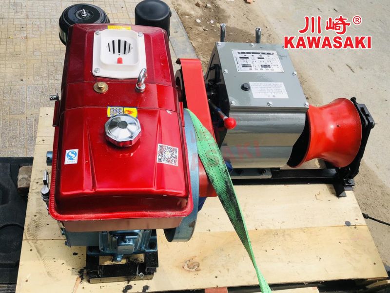 Động cơ xăng được bố trí riêng biệt