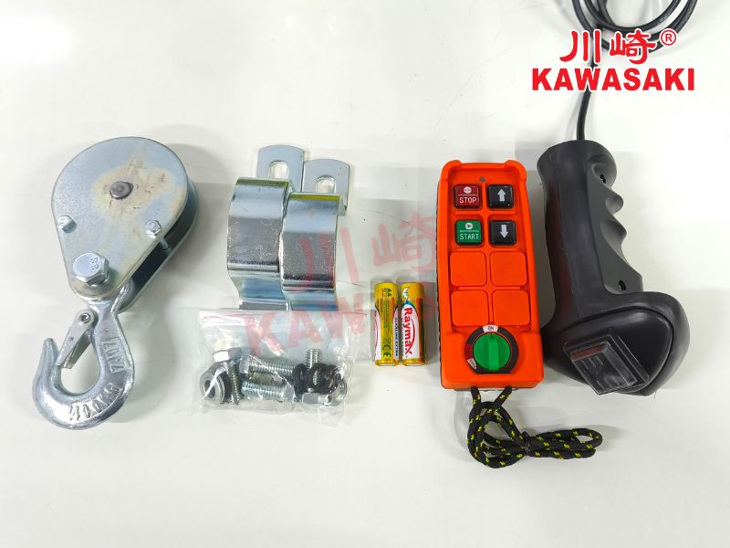 Các phụ kiện đi kèm theo máy
