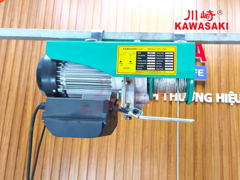 Tời điện mini PA treo trên thanh sắt hộp vuông