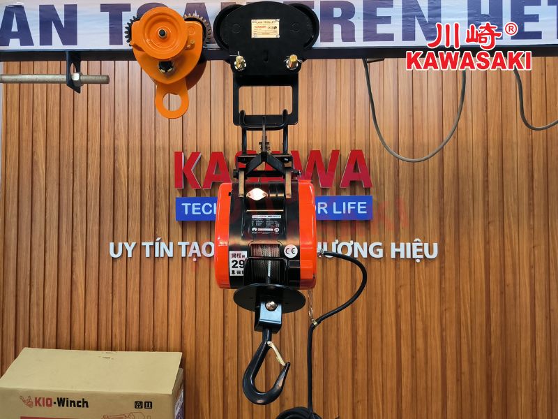 Tời treo kết hợp với con rùa đẩy tay chữ U